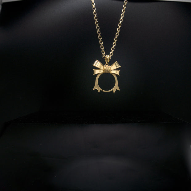 Round Ribbon Photo Pendant