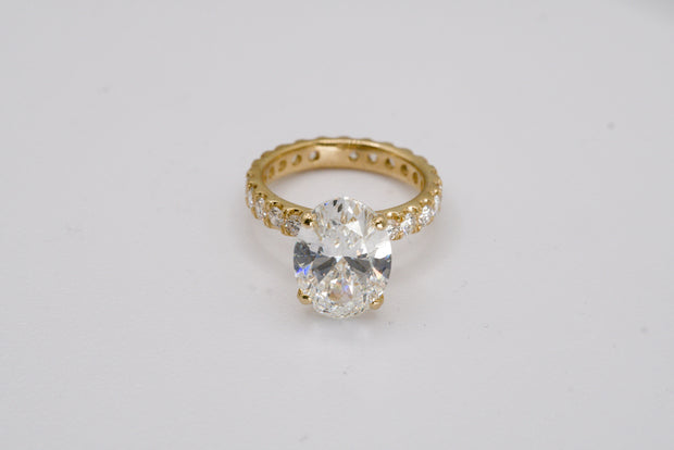 5.1ct Oval Brilliant IGI Certified Lab Diamond Solitaire Ring in 14K Yellow Gold