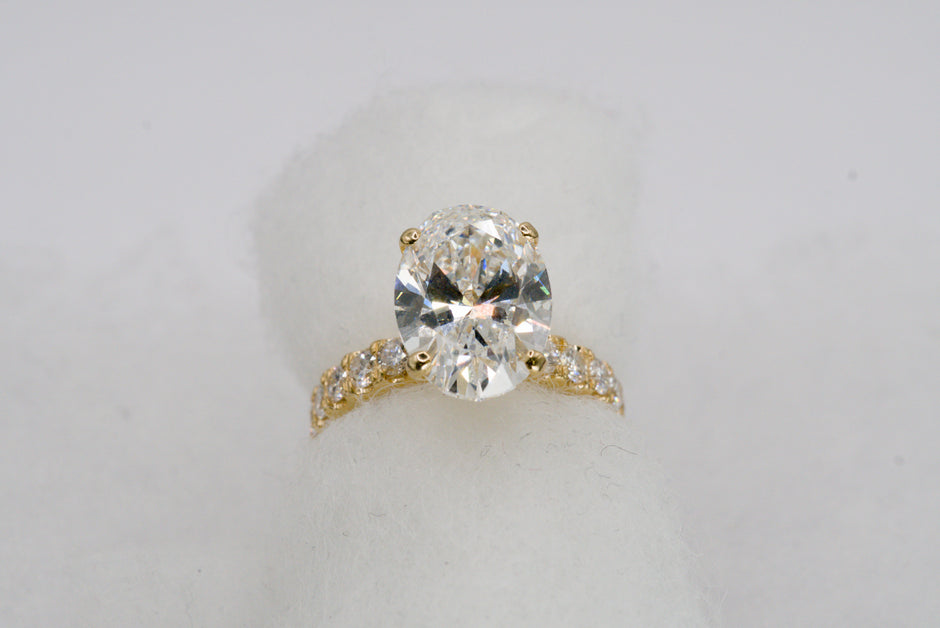 5.1ct Oval Brilliant IGI Certified Lab Diamond Solitaire Ring in 14K Yellow Gold