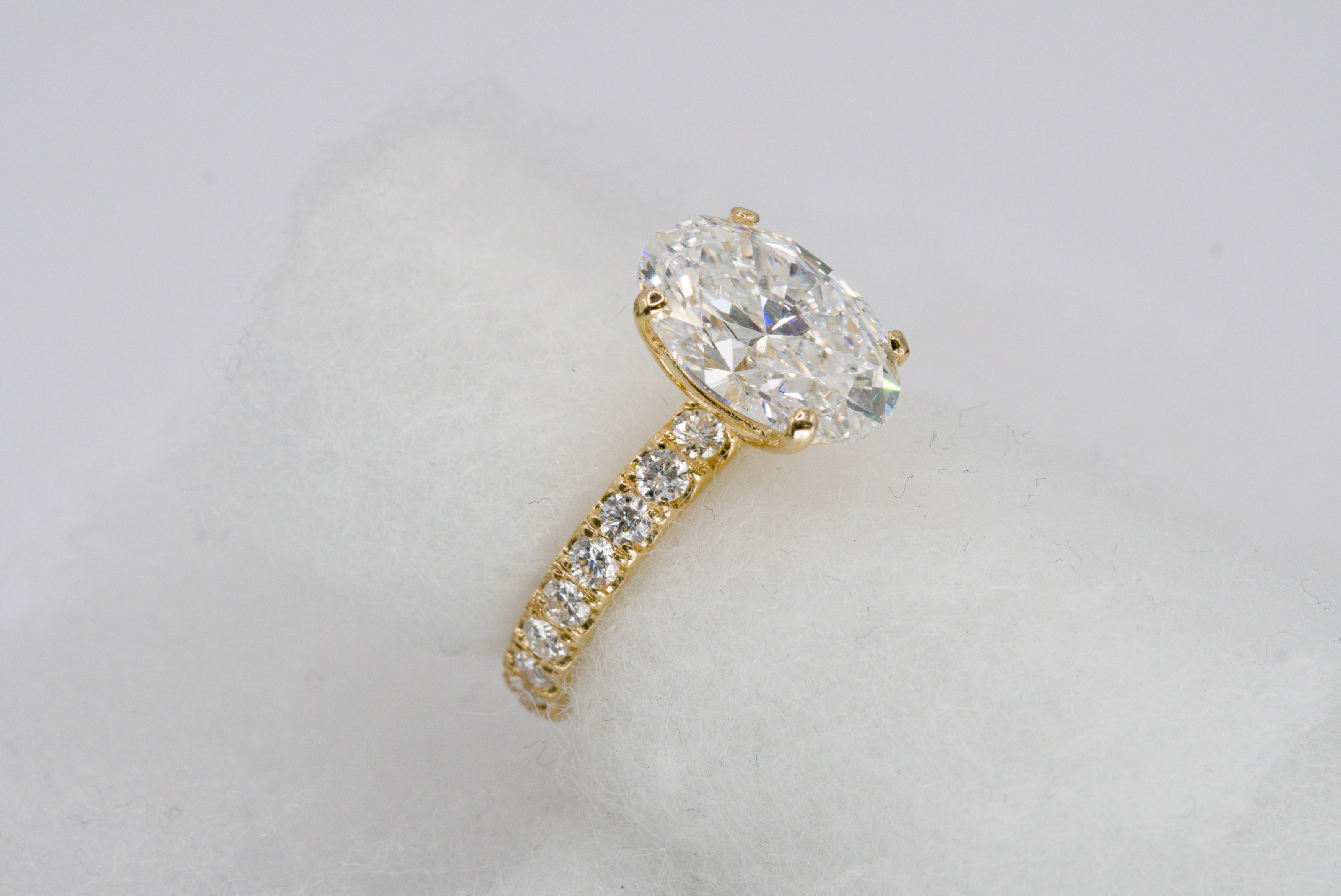 5.1ct Oval Brilliant IGI Certified Lab Diamond Solitaire Ring in 14K Yellow Gold