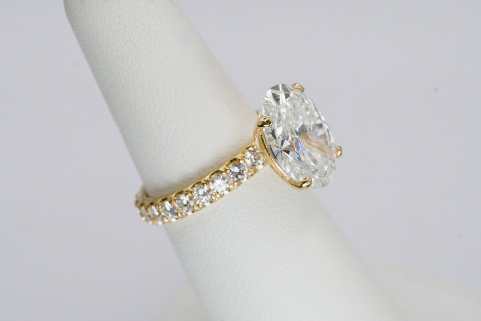 5.1ct Oval Brilliant IGI Certified Lab Diamond Solitaire Ring in 14K Yellow Gold