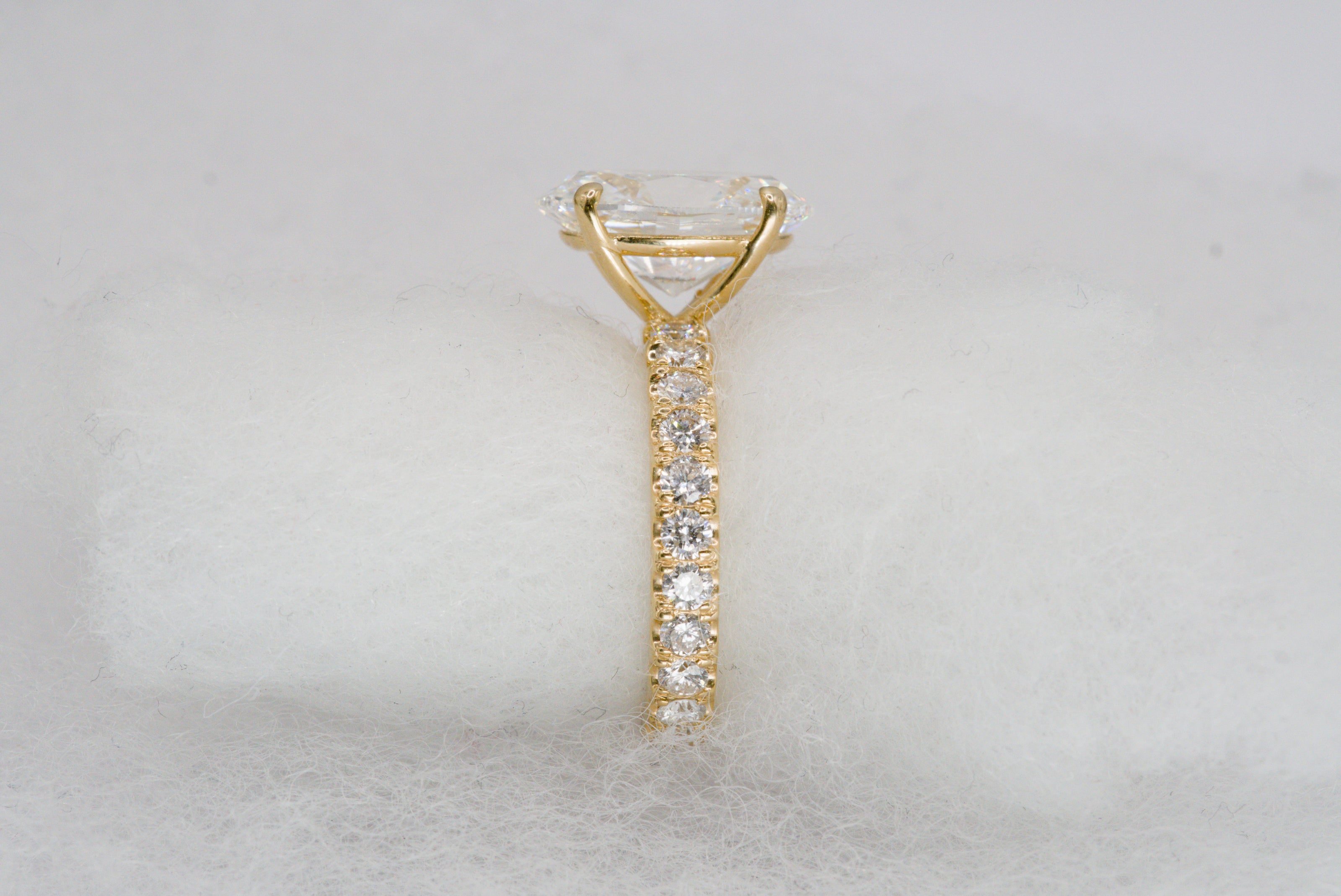 5.1ct Oval Brilliant IGI Certified Lab Diamond Solitaire Ring in 14K Yellow Gold