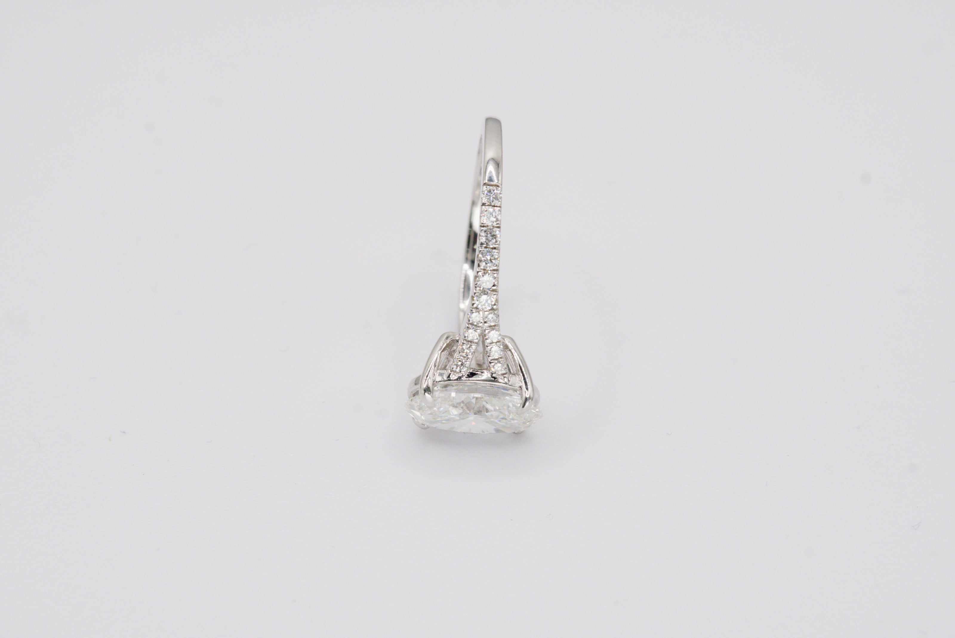 IGI Certified Oval Diamond Solitaire Split Shank Ring in White Gold