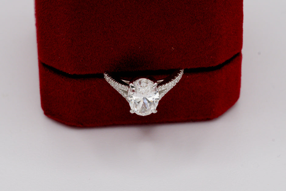 IGI Certified Oval Diamond Solitaire Split Shank Ring in White Gold