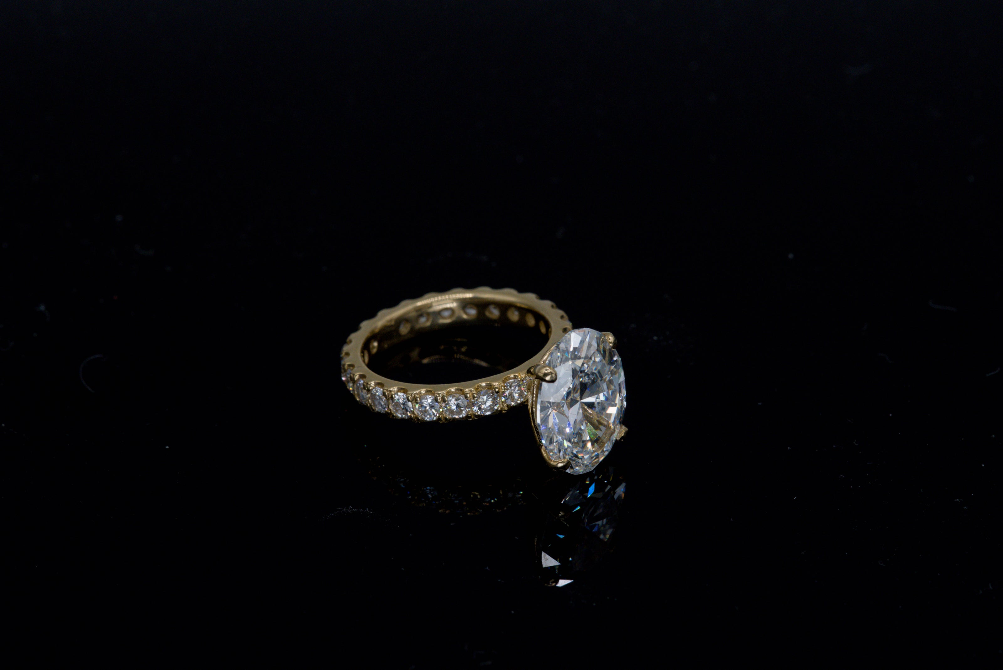 5.1ct Oval Brilliant IGI Certified Lab Diamond Solitaire Ring in 14K Yellow Gold