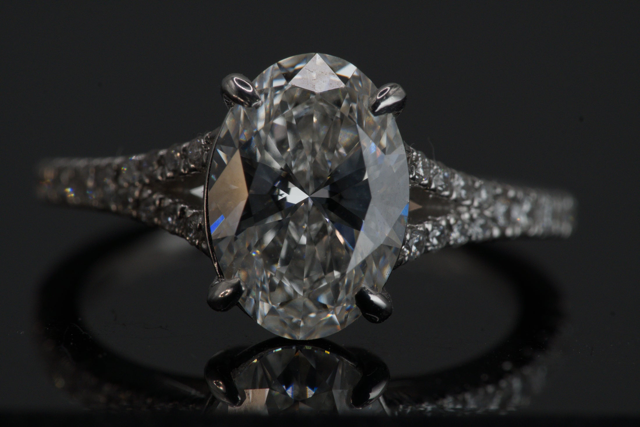IGI Certified Oval Diamond Solitaire Split Shank Ring in White Gold