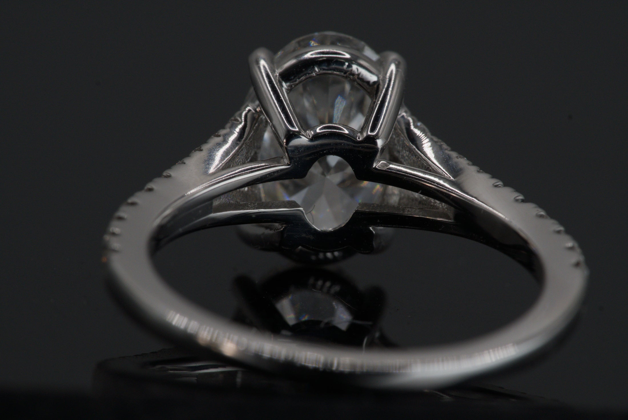 IGI Certified Oval Diamond Solitaire Split Shank Ring in White Gold